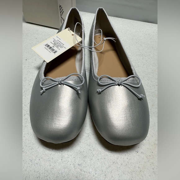 Jackie Silver Memory Foam Ballet Flats from A New Day NWT - Picture 9 of 10
